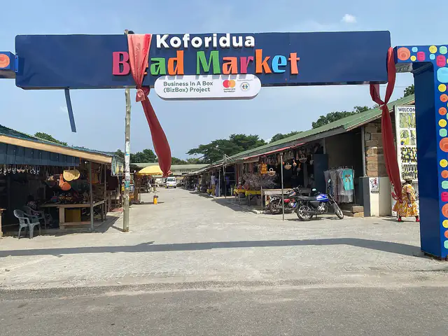 Entrance to the Koforidua bead market